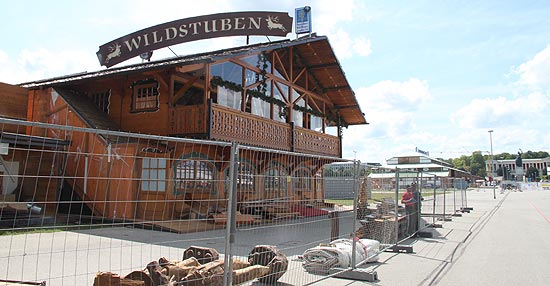 Wiesn-Aufbau am 08.08.2019: die Wildstubn von Renoldi   (©Foto: Marikka-Laila Maisel)